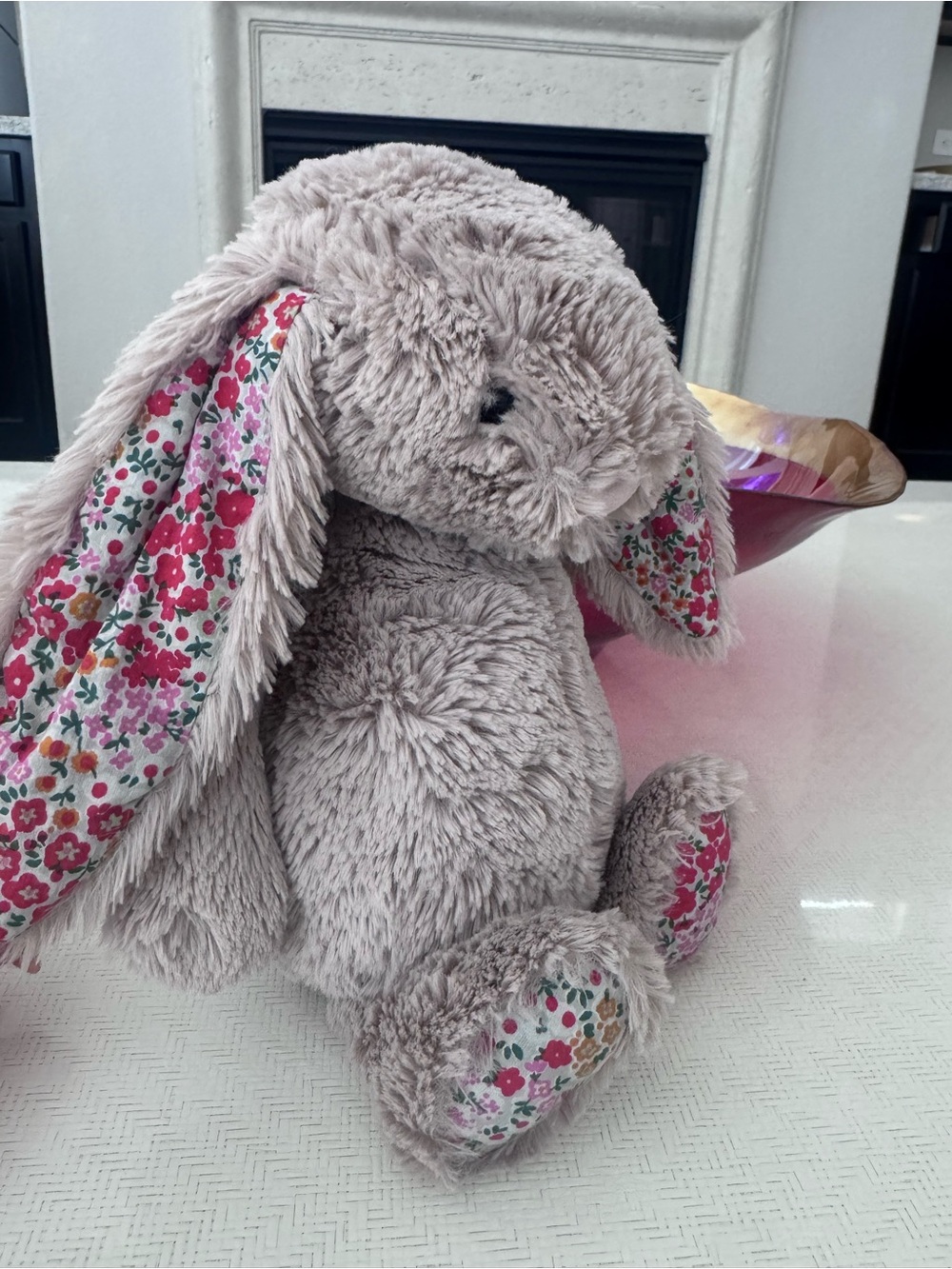 Jellycat Medium Bashful Blossom Posey Plush Bunny with Pink Floral Ear - Picture 2 of 4